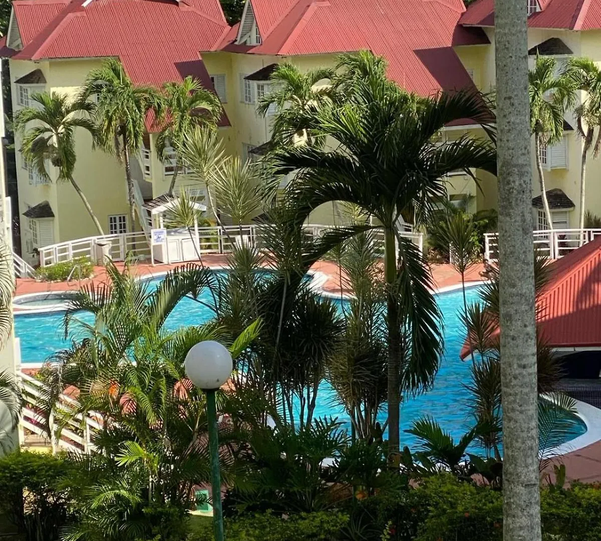 Mystic Ridge Resort Ocho Rios 3*,